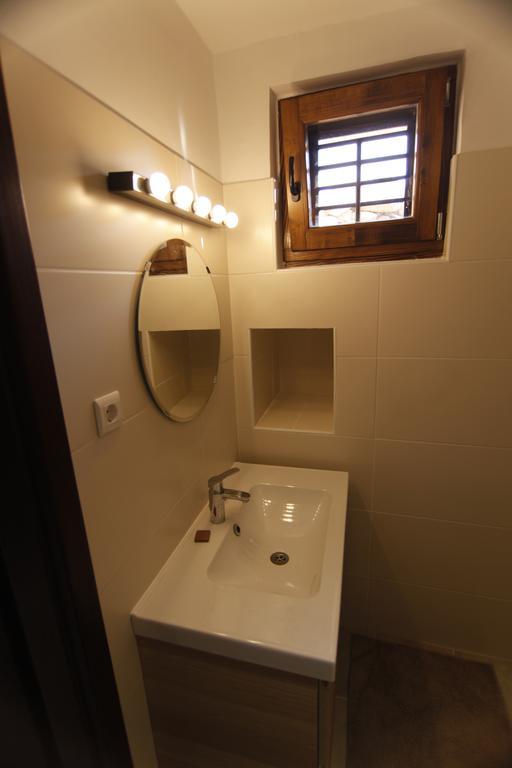 Holiday Home Kuca Na Moru Kornic Exterior photo